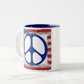 Tasse 2 Couleurs Drapeau déchiré en lambeaux de paix (Devant gauche)