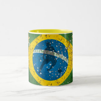 Tasse 2 Couleurs Drapeau grunge du Brésil pour des Brésiliens dans