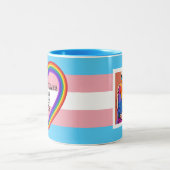 Tasse 2 Couleurs Drapeau LGBTQAI Transgender Pride avec texte (Centre)