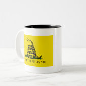 Tasse 2 Couleurs Drapeau original de Gadsden (Devant gauche)