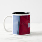 Tasse 2 Couleurs Drapeau suisse RF) (Gauche)