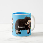 Tasse 2 Couleurs Drôle dessin animé de boeuf musqué (Devant droit)
