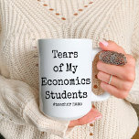 Tasse 2 Couleurs Drôle Larmes de mes étudiants | Professeur d'écono<br><div class="desc">Drôle Larmes de mes étudiants, tasse de café professeur d'économie. Meilleur personnalisable Noël, halloween, anniversaire et cadeaux de retraite pour professeur d'économie. Cette tasse Représente une typographie drôle disant "Larmes de mes étudiants". les meilleurs cadeaux uniques pour les professeurs d'économie. il s'agit d'une tasse à café personnalisable. Il suffit de...</div>