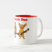 Tasse 2 Couleurs Dynamic Duo  Girl and Chihuahua playing ukes (Devant droit)