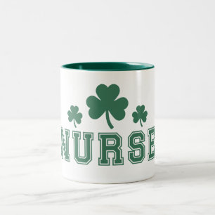 Tasse 2 Couleurs Écharpe de la Saint-Patrick pour infirmière trèfle
