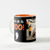Tasse 2 Couleurs Éffrayant Mama Boo Orange Halloween Photo de famil (Devant gauche)
