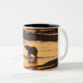 Tasse 2 Couleurs Éléphant dans la rivière au coucher du soleil (Devant droit)