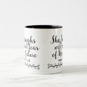 Tasse 2 Couleurs Elle rit sans crainte des futurs proverbes 31 (Centre)