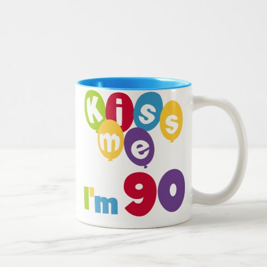 Tasse 2 Couleurs Embrasse-moi J'ai 90 T-shirts et cadeaux d'anniver (Droit)