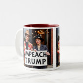 Tasse 2 Couleurs Empêcher Trump (Devant gauche)