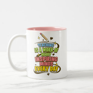 Tasse 2 Couleurs Enseigner est une œuvre du cœur – Inspirer les esp