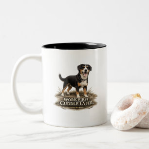 Tasse 2 Couleurs Entlebucher Mountain Dog – Travail d'abord, câlins