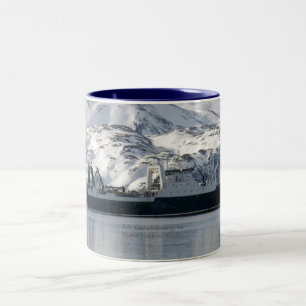 Tasse 2 Couleurs Entreprise de Kodiak, pêchant le chalutier dans l