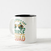 Tasse 2 Couleurs Équipe de croisière de la Saint-Patrick drôle fami (Devant gauche)