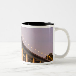 Tasse 2 Couleurs États-Unis, Maryland, Annapolis. Pont de la rivièr