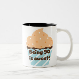 Tasse 2 Couleurs Etre 90 est Sweet Birthday T-shirts et cadeaux