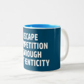 Tasse 2 Couleurs Éviter la concurrence par l'authenticité (Devant droit)