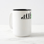 Tasse 2 Couleurs Évolution du football (vert) (Devant gauche)