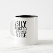 Tasse 2 Couleurs Facilement Distrait Par Le Chihuahuas Et Le Café (Devant gauche)