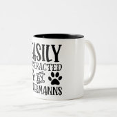 Tasse 2 Couleurs Facilement Distrait Par Les Dobermanns  (Devant droit)