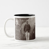 Tasse 2 Couleurs Faisant Tappa, un tissu indigène, c.1875 (photo de (Gauche)