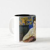 Tasse 2 Couleurs Femme penchée sur une chaise (Devant gauche)