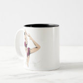 Tasse 2 Couleurs Femmes faisant du yoga (Devant gauche)