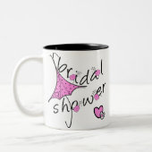 Tasse 2 Couleurs Fête de la mariée rose de parapluie (Gauche)