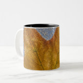 Tasse 2 Couleurs Feuille d'érable jaune sous l'eau (Devant gauche)