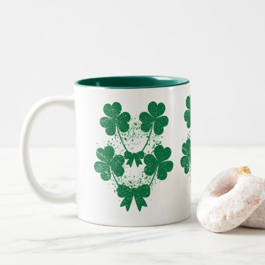 Tasse 2 Couleurs Feuilles de trèfle avec un nœud vert (Avec donut)