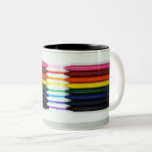 Tasse 2 Couleurs Fierté arc-en-ciel avec crayons (Devant droit)
