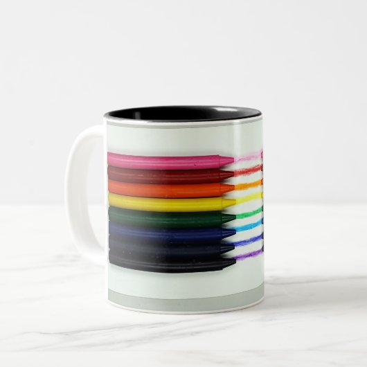 Tasse 2 Couleurs Fierté arc-en-ciel avec crayons (Devant gauche)