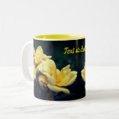 Tasse 2 Couleurs Fleur Rosebud Jaune Personnalisée (Devant gauche)