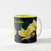 Tasse 2 Couleurs Fleur Rosebud Jaune Personnalisée (Devant droit)