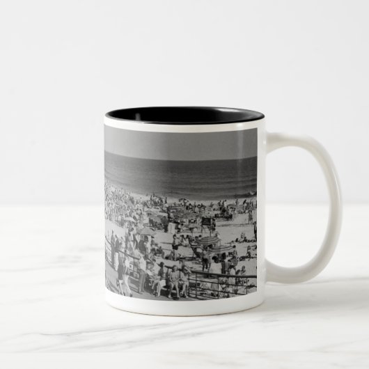 Tasse 2 Couleurs Foule sur la plage (Droit)