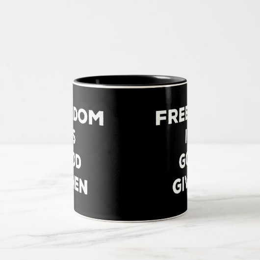 Tasse 2 Couleurs Freedom Is God Given (Centre)