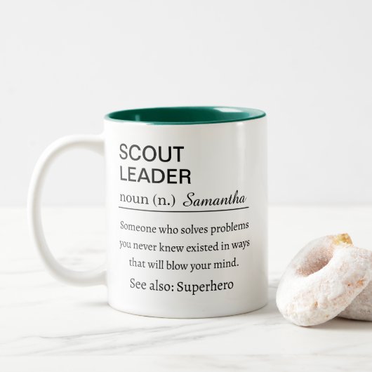 Tasse 2 Couleurs Funny Personalized Scout Leader Definition (Avec donut)