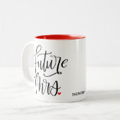 Tasse 2 Couleurs Futur Mme Calligraphie Custom Red (Devant gauche)
