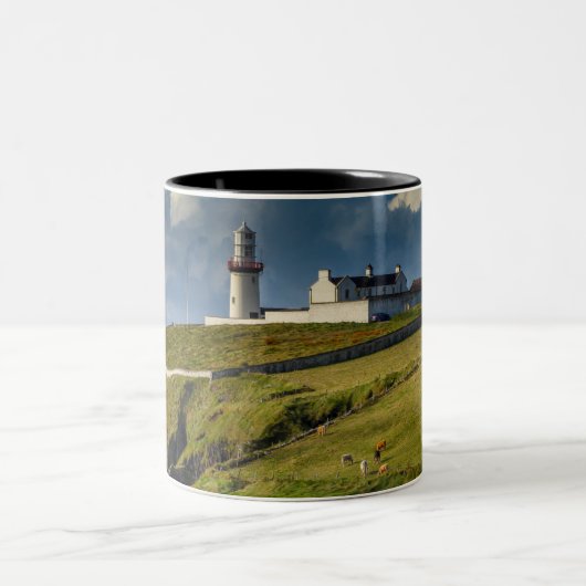 Tasse 2 Couleurs Galley Head Lighthouse, Co. Cork Irlande (Centre)