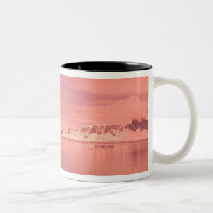 Tasse 2 Couleurs Glace, neige, icebergs dans les canaux le long de