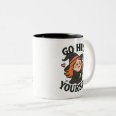 Tasse 2 Couleurs Go Hug Yourself Witch – Cute Halloween Self-Love (Devant droit)