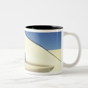 Tasse 2 Couleurs Graphique : Gros plan sur l'aileron et le feu arri