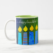 Tasse 2 Couleurs Gras Menorah bougies joyeuses Hanoukka Script vert (Gauche)