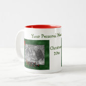 Tasse 2 Couleurs Greyhounds Pulling Sleigh Photo de Noël (Devant gauche)