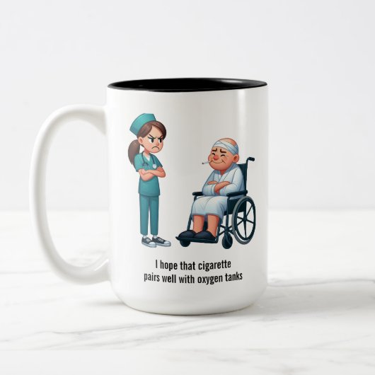 Tasse 2 Couleurs Grumpy Nurse Versus Smoking Senior (Gauche)