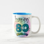 Tasse 2 Couleurs Happy 80th Birthday<br><div class="desc">Le 80e anniversaire bleu et heureux doit être un cadeau agréable à donner à quelqu'un qui a eu 80 ans. Une belle moquette colorée aux couleurs de l'arc-en-ciel.</div>