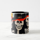 Tasse 2 Couleurs Happy Halloween Skeletons (Centre)