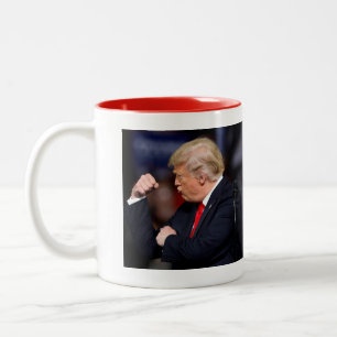 Tasse 2 Couleurs Hardcore Maga 2024