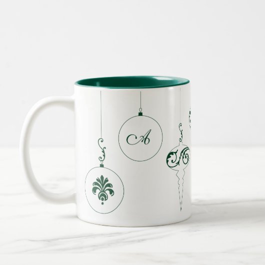 Tasse 2 Couleurs Hiver Vert Monogramme Bauble Ornements (Gauche)