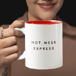 Tasse 2 Couleurs HOT MESS EXPRESS Drôle Mignonne Devis tendance<br><div class="desc">Tasse à café tendance,  mignonne,  drôle,  disant "express chaud" dans la typographie moderne sur la tasse à café à deux tons. Aimer l'intérieur rouge avec cette citation mais disponible en beaucoup plus de couleurs</div>